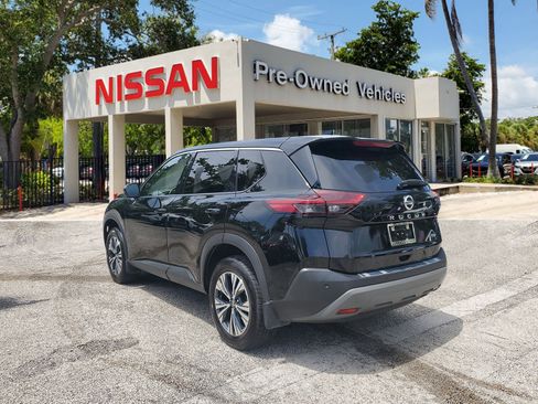 Certified 2021 Nissan Rogue SV image 6