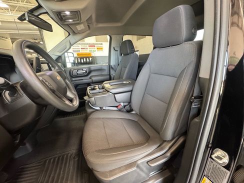 Used 2022 Chevrolet Silverado 2500 Custom w/ Custom Value Package AWD/4WD image 18