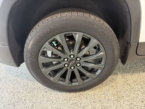 Used 2023 Chevrolet Traverse RS AWD/4WD image 37