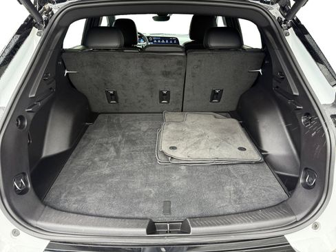 Used 2025 Chevrolet Equinox EV LT w/ Convenience Package II image 17