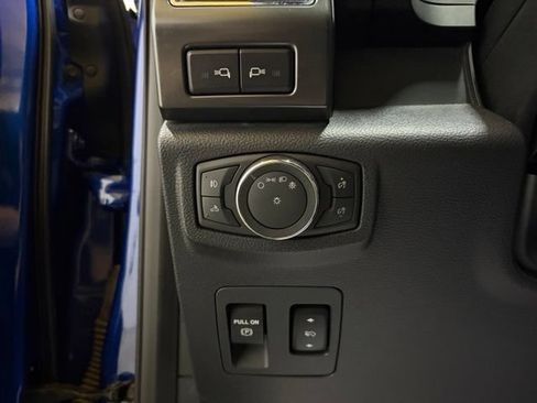 Used 2018 Ford F150 XLT w/ Equipment Group 302A Luxury AWD/4WD image 32