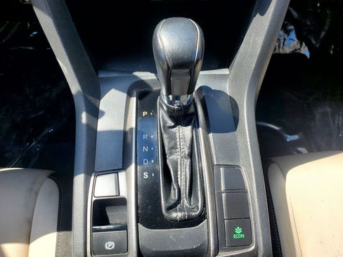 Used 2017 Honda Civic Sport image 32