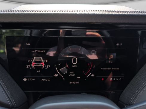 Used 2025 GMC Yukon XL Denali AWD/4WD image 10