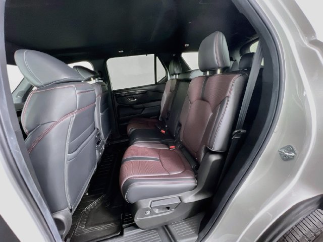 Used 2025 Honda Pilot Black Edition image 27