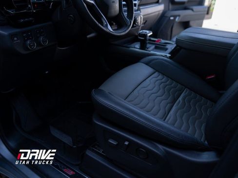 Used 2024 Chevrolet Silverado 1500 ZR2 w/ Technology Package image 33