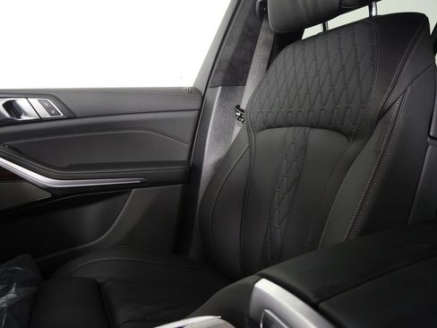 Used 2026 BMW X7 M60i image 25