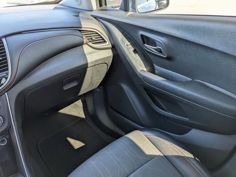 Used 2020 Chevrolet Trax LT w/ Driver Confidence Package image 18