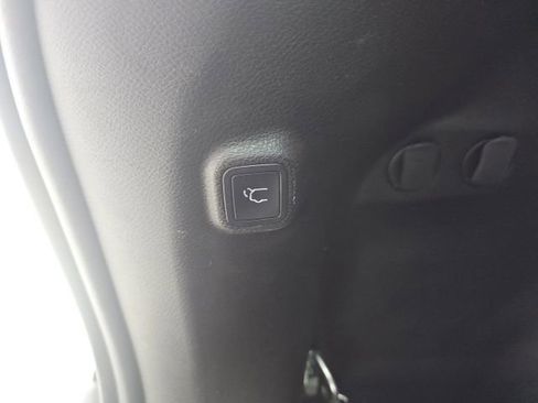 Used 2021 Jeep Cherokee Latitude Lux w/ Comfort/Convenience Group AWD/4WD image 18