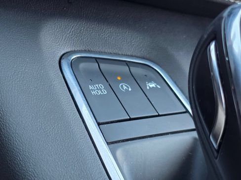Used 2024 Cadillac Escalade Premium Luxury AWD/4WD image 30