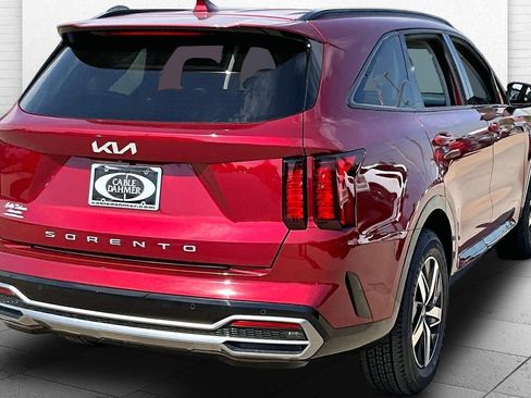 Used 2022 Kia Sorento S FWD image 5