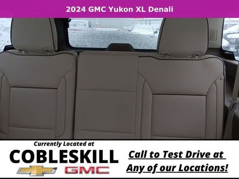 Used 2024 GMC Yukon XL Denali w/ Advanced Technology Package image 11