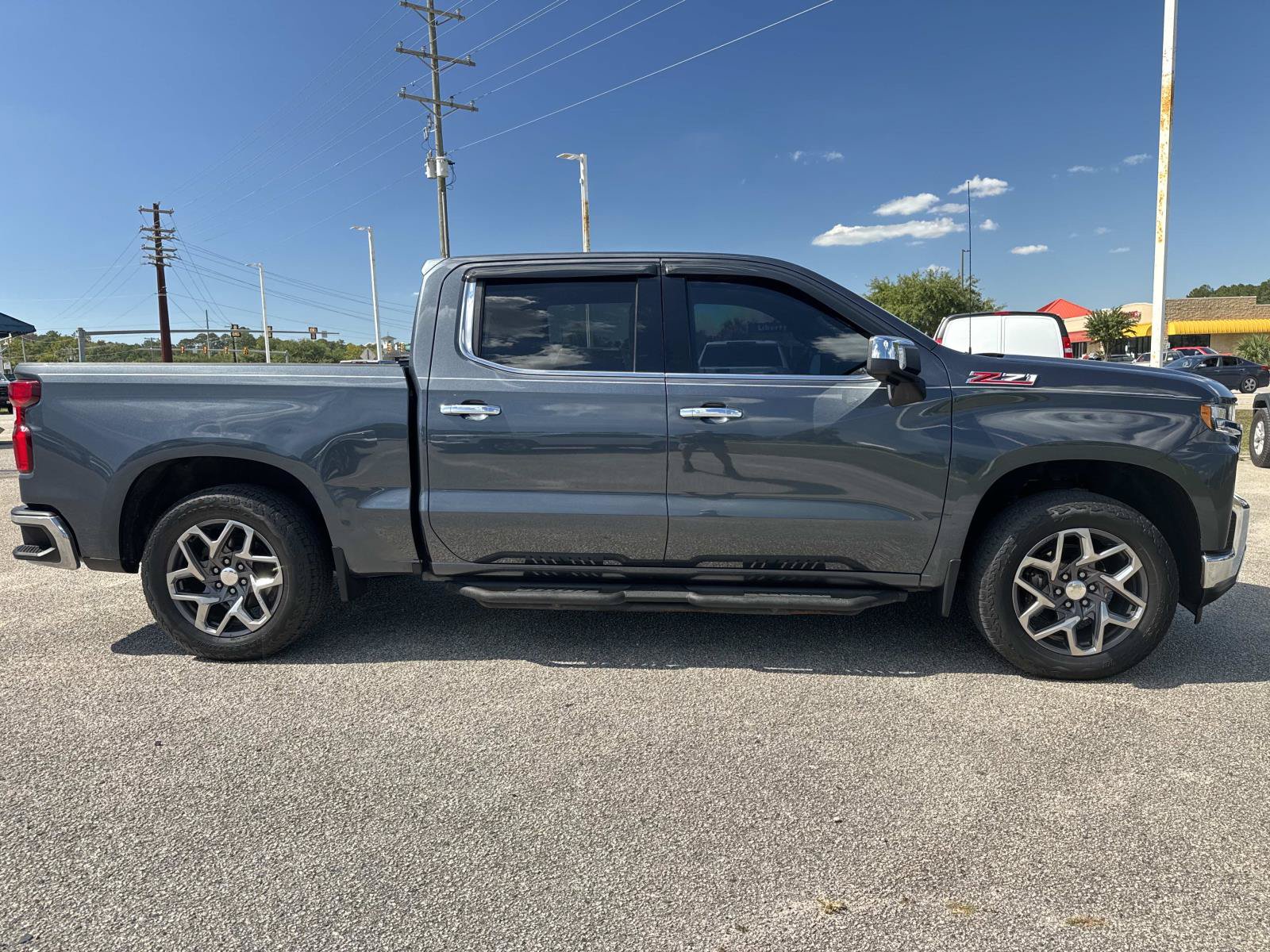 Used 2022 Chevrolet Silverado 1500 LTZ AWD/4WD image 2