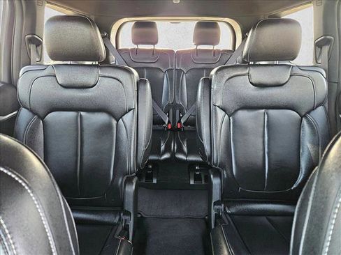 Used 2024 Jeep Grand Cherokee L Limited w/ Luxury Tech Group II image 13