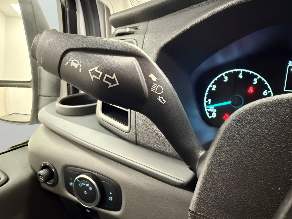 Used 2024 Ford Transit 150 Low Roof RWD image 19