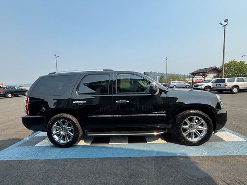 Used 2013 GMC Yukon Denali AWD/4WD image 6