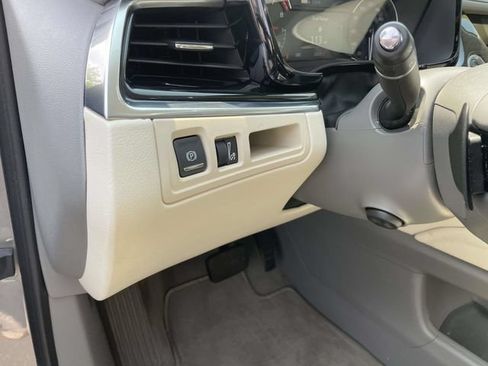 Used 2023 Cadillac XT6 Premium Luxury FWD image 25
