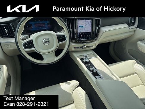 Used 2022 Volvo XC60 T8 Inscription AWD/4WD image 17