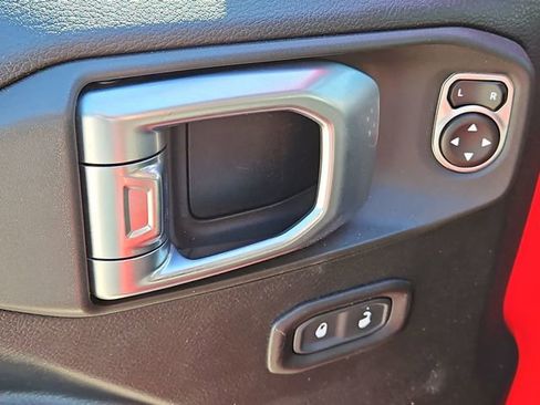 Used 2020 Jeep Gladiator Rubicon image 23