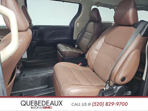 Used 2016 Toyota Sienna Limited image 12