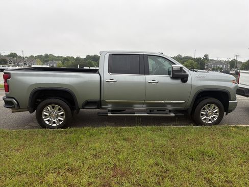 Certified 2024 Chevrolet Silverado 2500 High Country w/ Technology Package AWD/4WD image 11