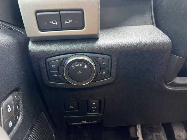 Used 2019 Ford F350 Lariat w/ Lariat Ultimate Package AWD/4WD image 32