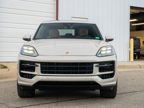Certified 2024 Porsche Cayenne S image 10