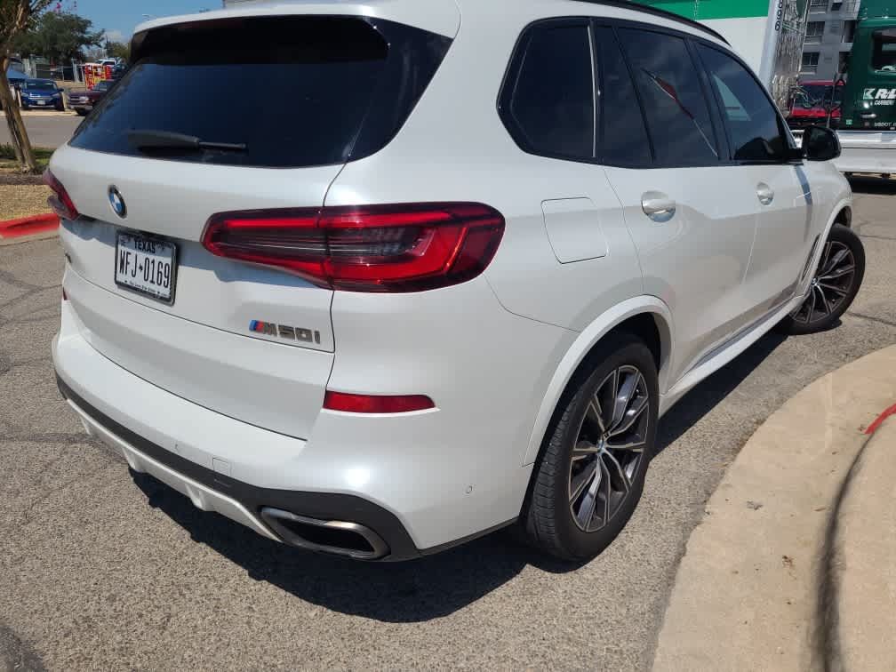 Used 2020 BMW X5 M50i w/ Premium Package AWD/4WD image 4