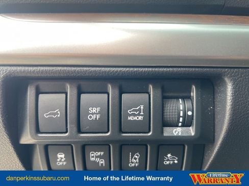 Used 2017 Subaru Outback 2.5i Limited image 12