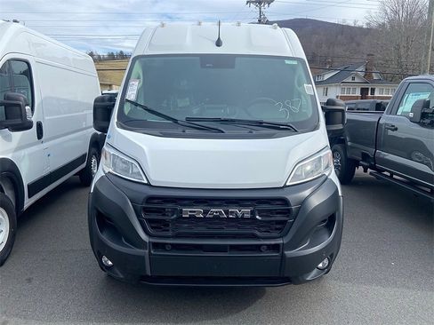 Used 2024 RAM ProMaster 2500 w/ Safety Group image 6