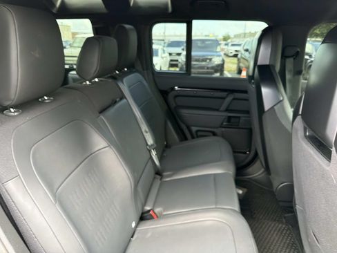 Used 2026 Land Rover Defender 110 OCTA AWD/4WD image 9