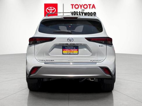New 2026 Toyota Highlander Platinum AWD/4WD image 5