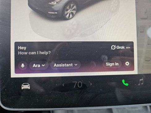 Used 2023 Tesla Model Y Long Range image 41