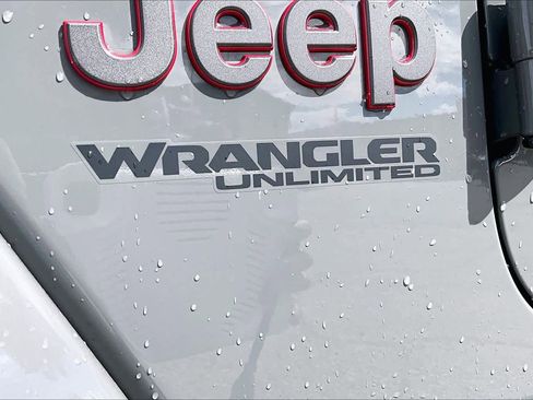 Used 2020 Jeep Wrangler Unlimited Rubicon w/ Quick Order Package 28Y Recon image 9