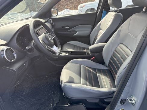 Used 2024 Nissan Kicks SR w/ SR Premium Package image 5