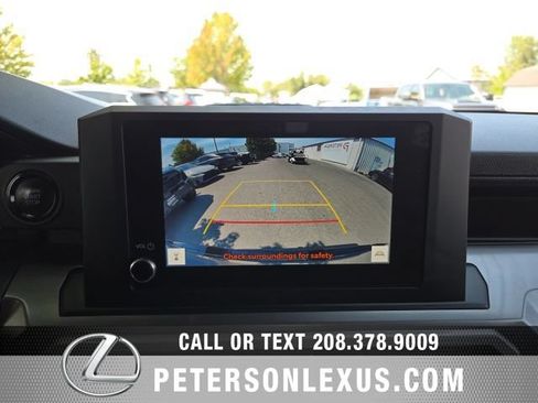 Used 2024 Toyota Tacoma SR5 AWD/4WD image 17