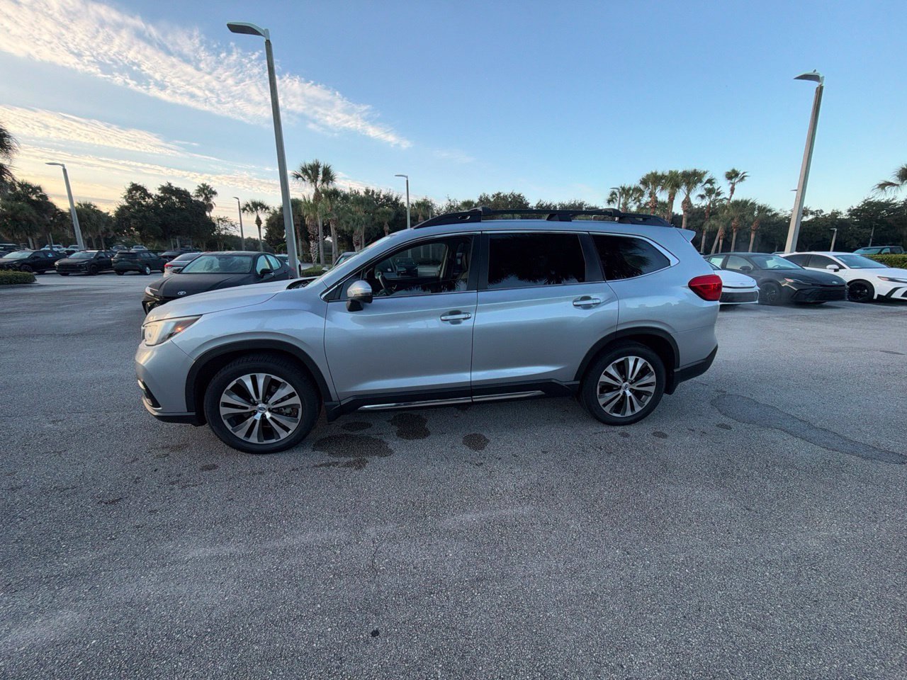 Used 2019 Subaru Ascent Limited w/ Popular Package #2A AWD/4WD image 2