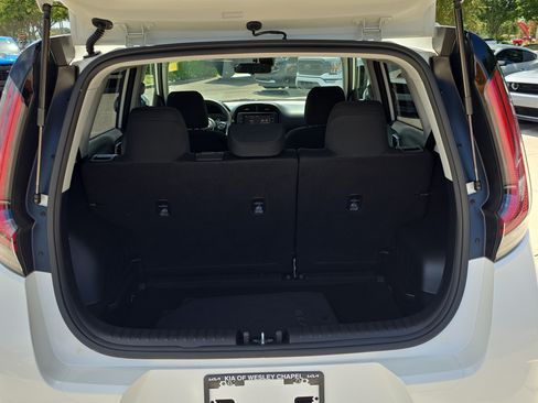 Certified 2023 Kia Soul LX FWD image 10