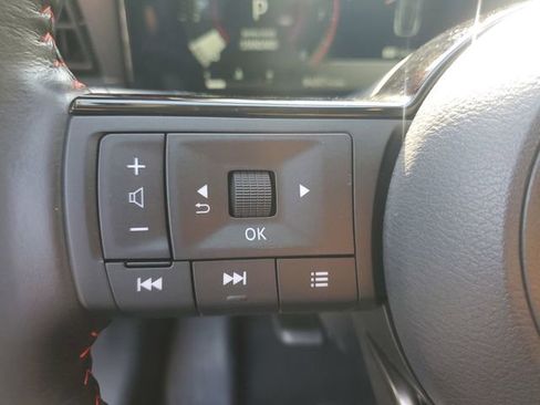 Certified 2025 Nissan Kicks SR FWD image 20