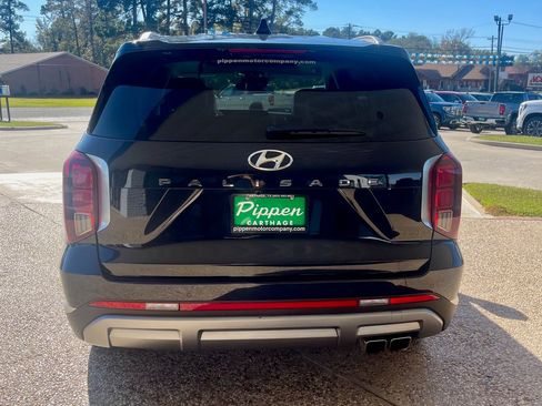 Used 2023 Hyundai Palisade Limited w/ Winter Package image 7