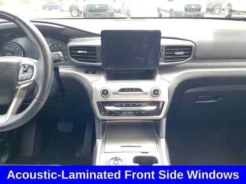 Used 2024 Ford Explorer XLT w/ Equipment Group 202A AWD/4WD image 23