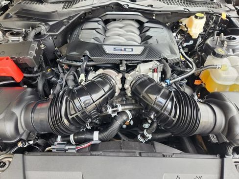 Used 2025 Ford Mustang GT Premium RWD image 32