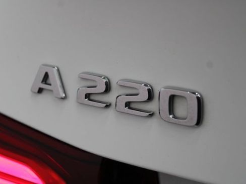 Used 2019 Mercedes-Benz A 220 4MATIC image 8