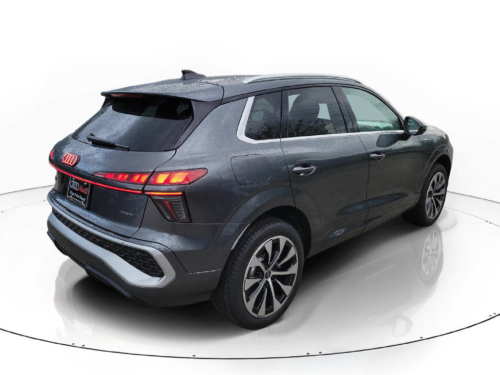 New 2026 Audi Q3 quattro 2.0T AWD/4WD image 4
