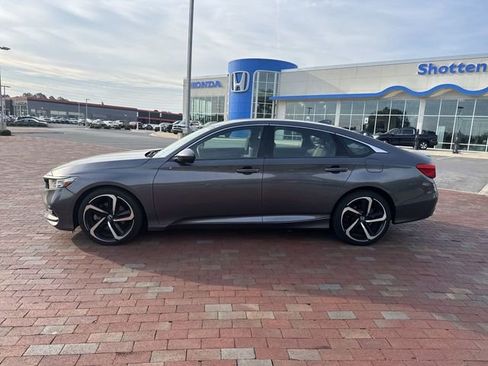 Used 2019 Honda Accord Sport image 3