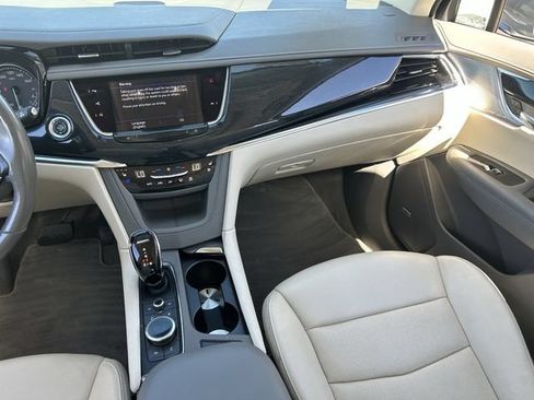 Used 2023 Cadillac XT6 Premium Luxury w/ Technology Package FWD image 18