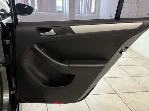 Used 2014 Volkswagen Jetta GLI image 20