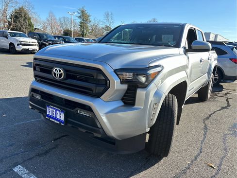 Used 2024 Toyota Tacoma SR5 image 5