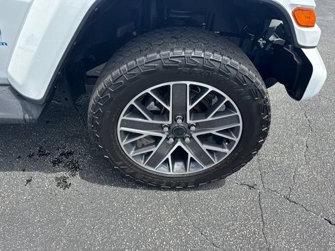 Used 2024 Jeep Wrangler High Altitude AWD/4WD image 13