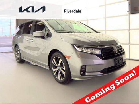 Used 2023 Honda Odyssey Touring image 1