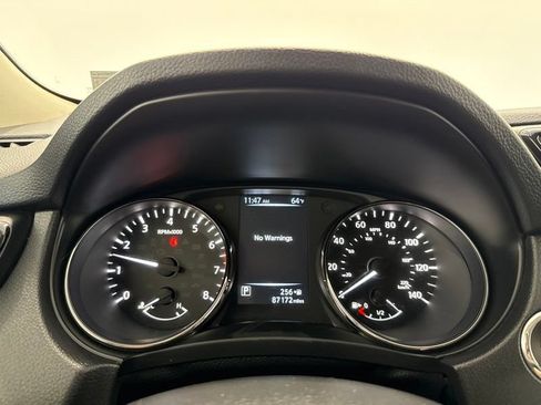 Used 2017 Nissan Rogue SV AWD/4WD image 28